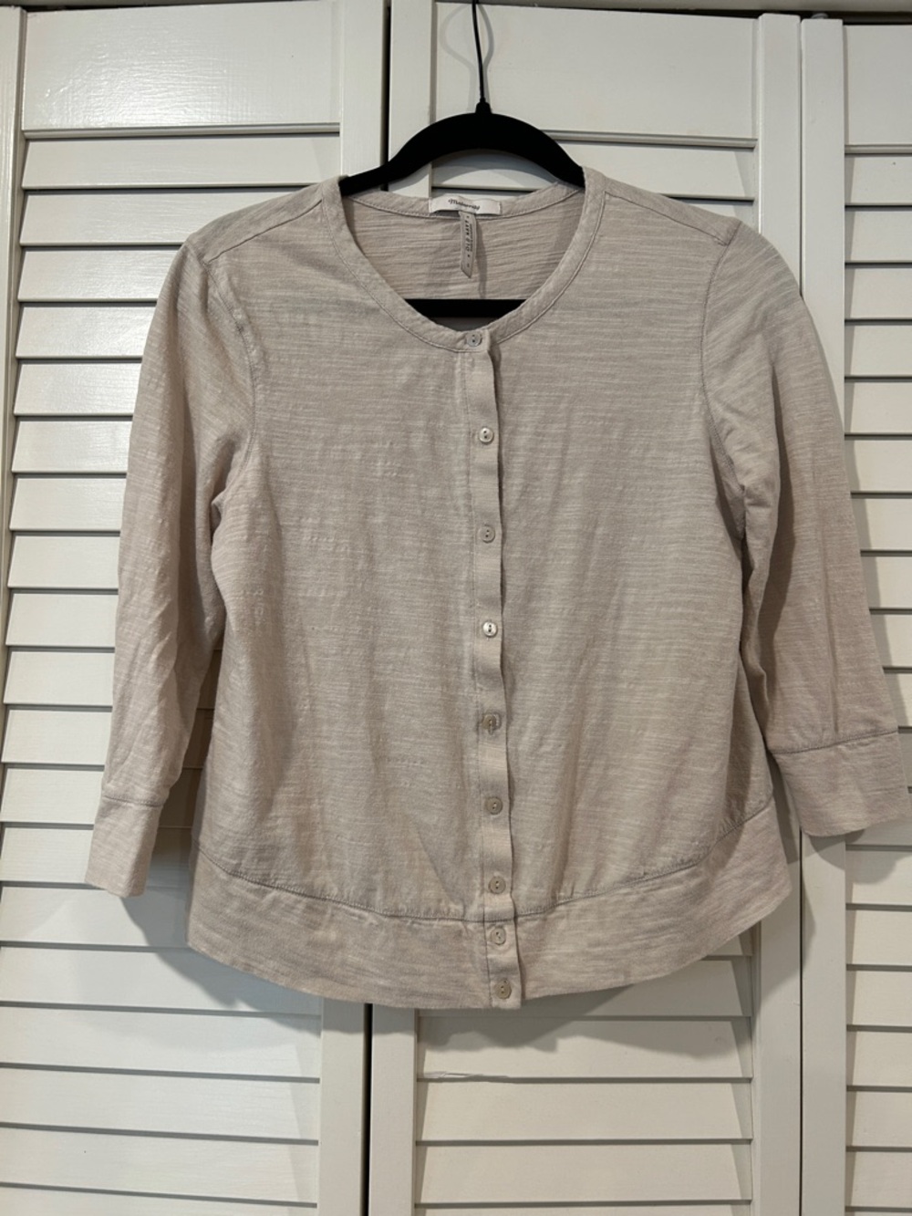 Old Navy Beige Maternity Button-Up 3/4 Sleeve Lightweight Top Size S